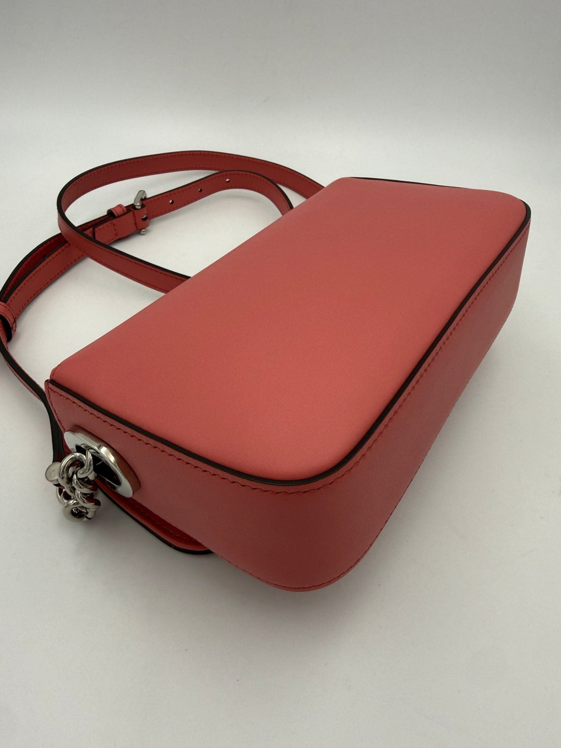 Gucci GUCCI GG Marmont in Leather Shoulder Bag - RIMODA