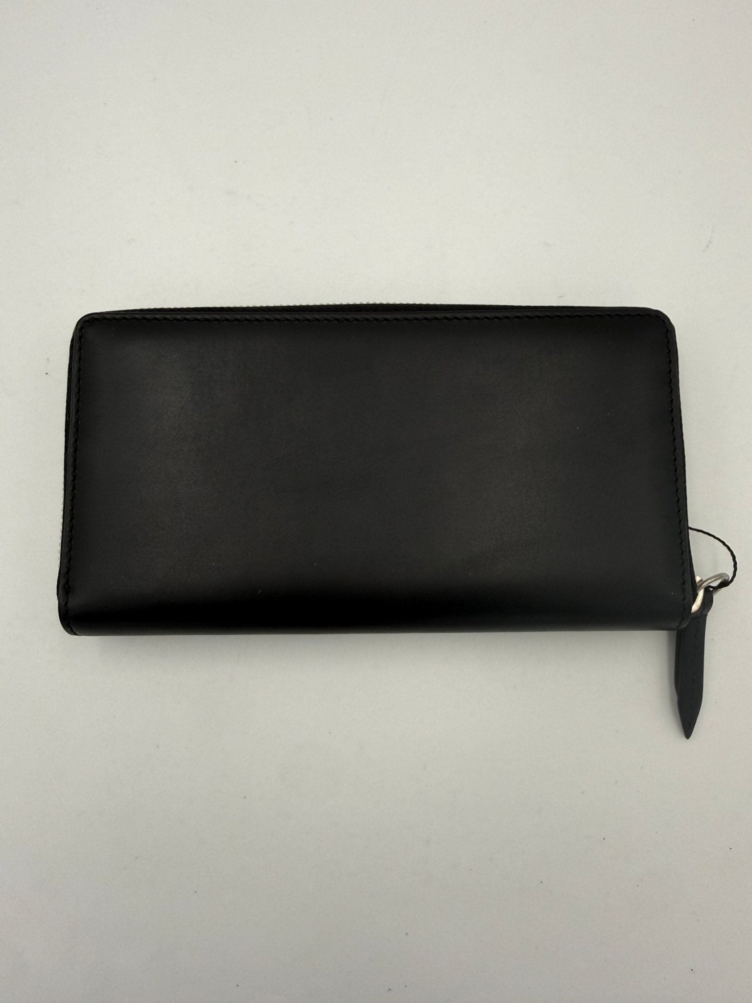 Gucci GUCCI Zip Black Front Logo Embossed Wallet - RIMODA