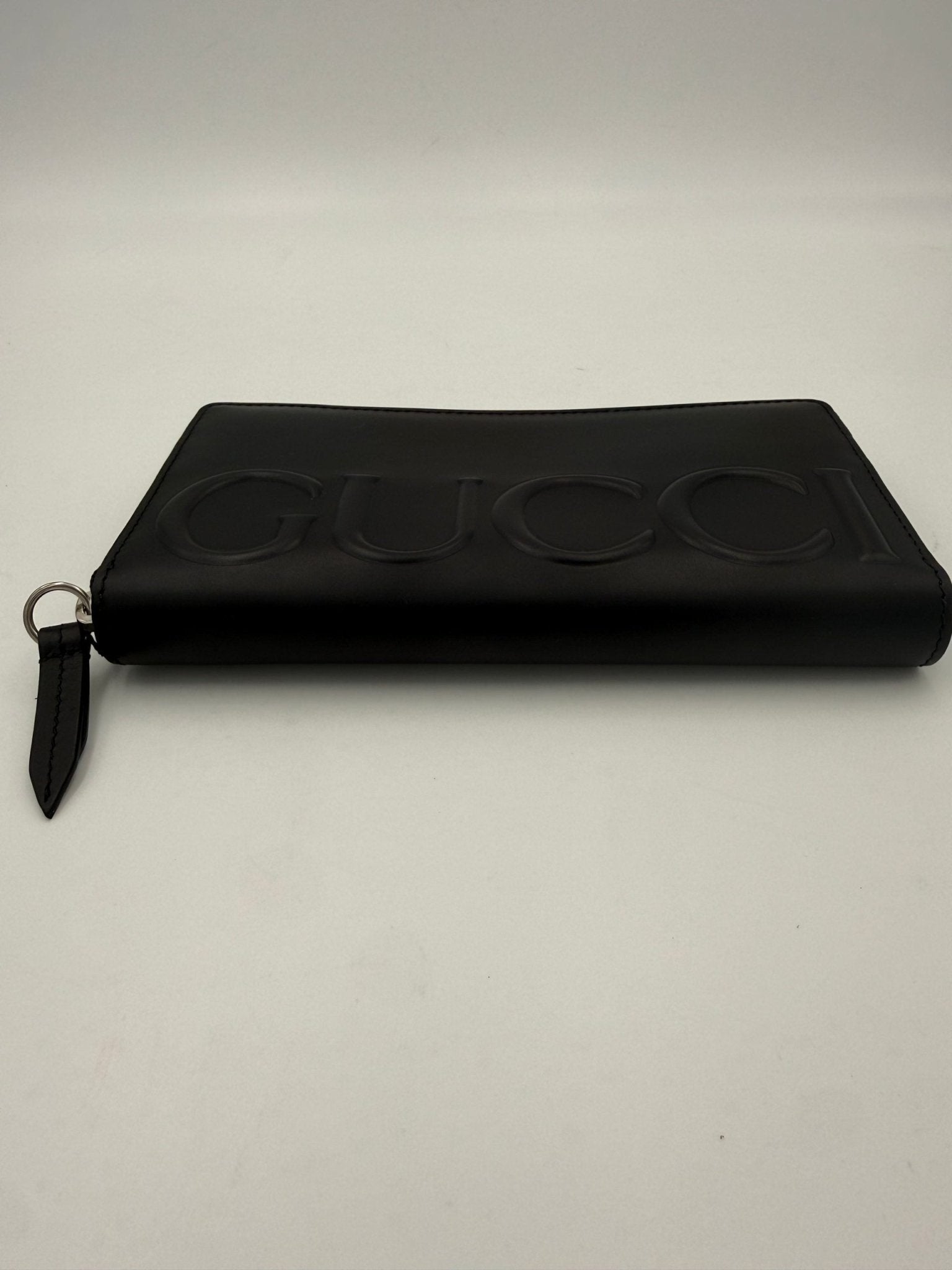 Gucci GUCCI Zip Black Front Logo Embossed Wallet - RIMODA