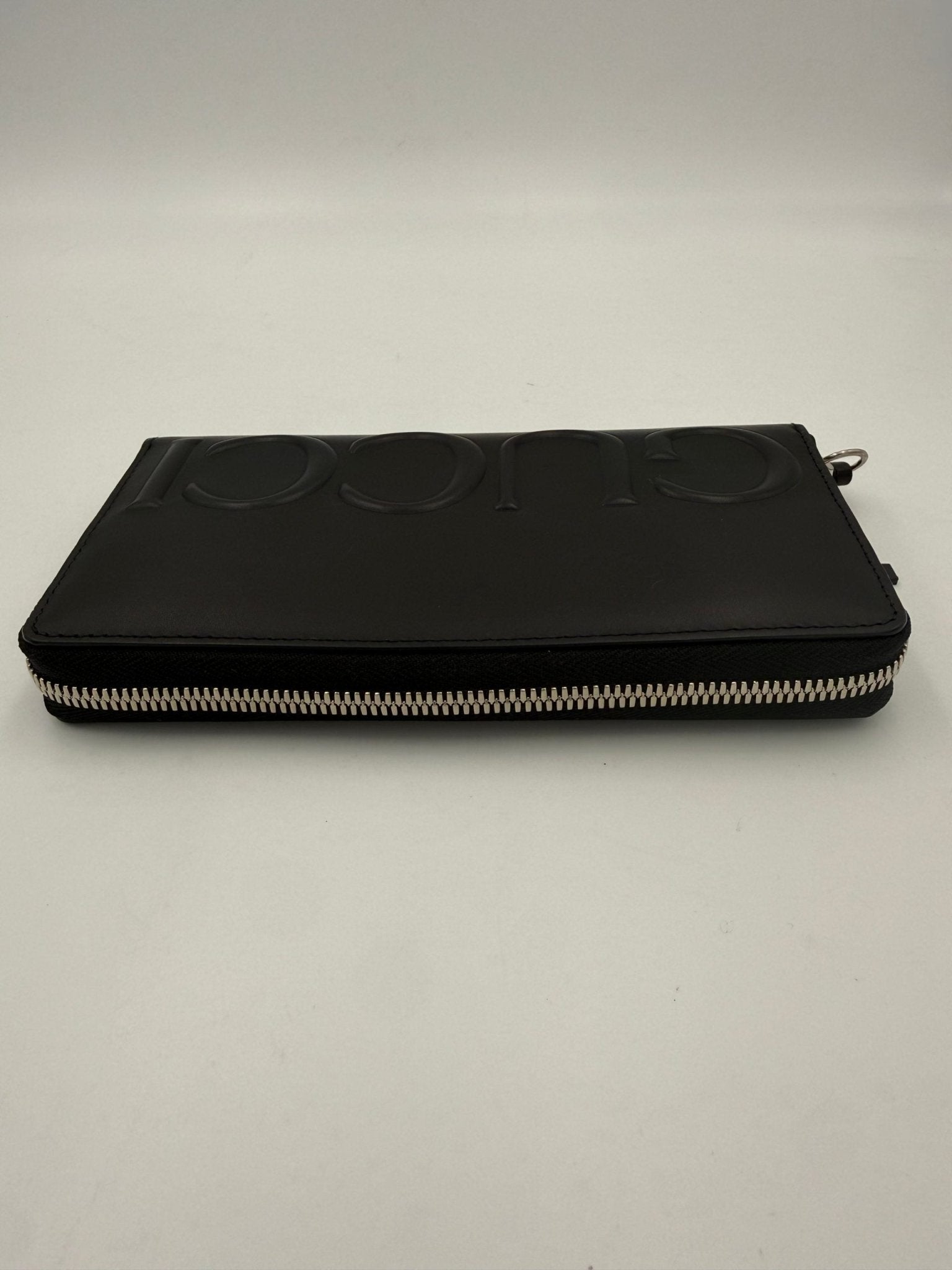 Gucci GUCCI Zip Black Front Logo Embossed Wallet - RIMODA