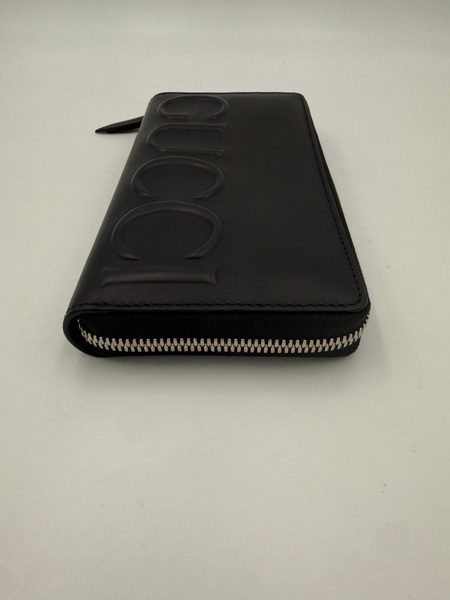 Gucci GUCCI Zip Black Front Logo Embossed Wallet - RIMODA