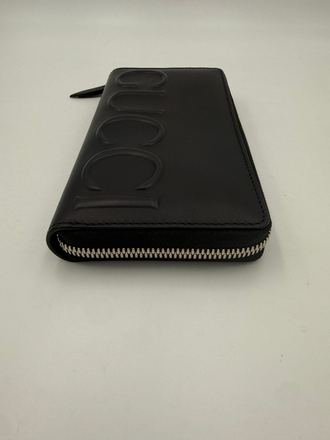 Gucci GUCCI Zip Black Front Logo Embossed Wallet - RIMODA