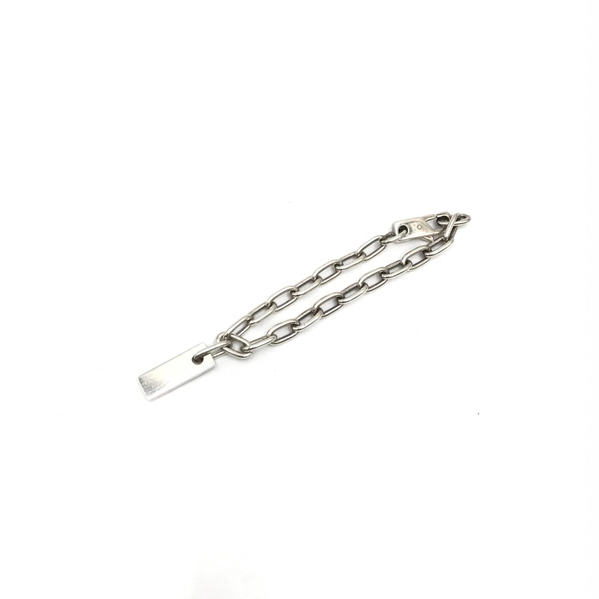 Gucci Sterling Silver Logo Plate Chain Bracelet - RIMODA
