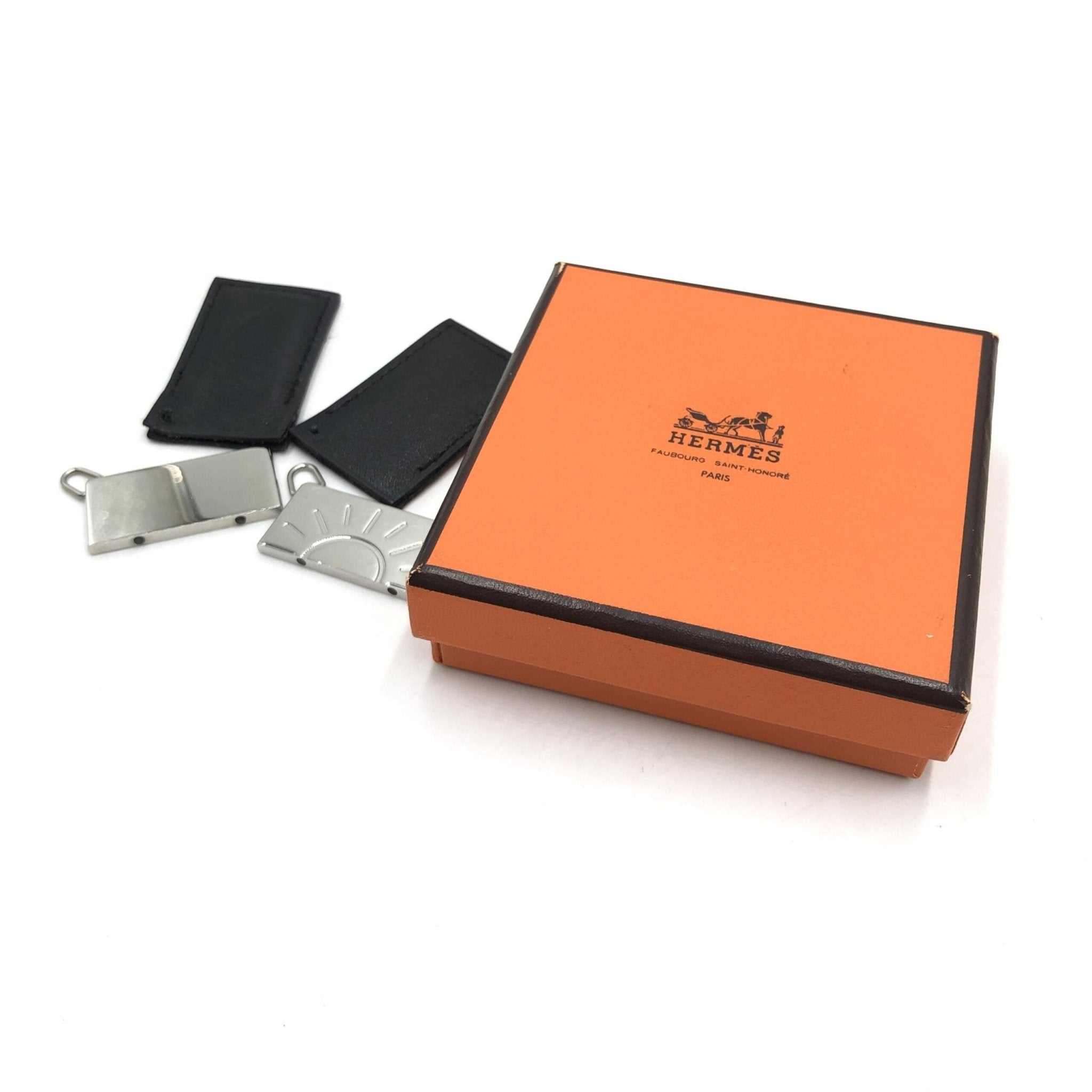 Hermès Silver Tone Half Sun Pendant Set - RIMODA