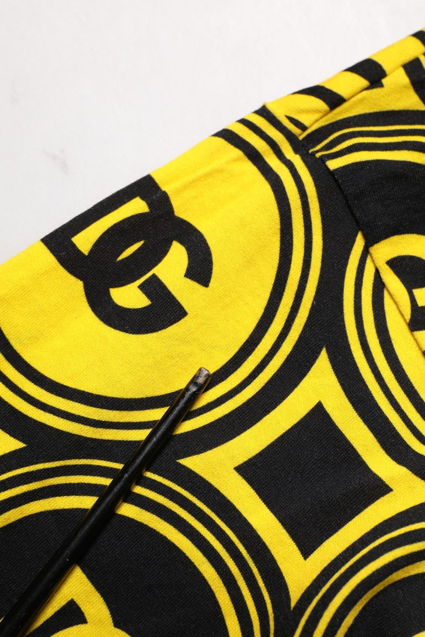 Invicta Yellow Black Logo Geometric Pattern T-shirt - RIMODA