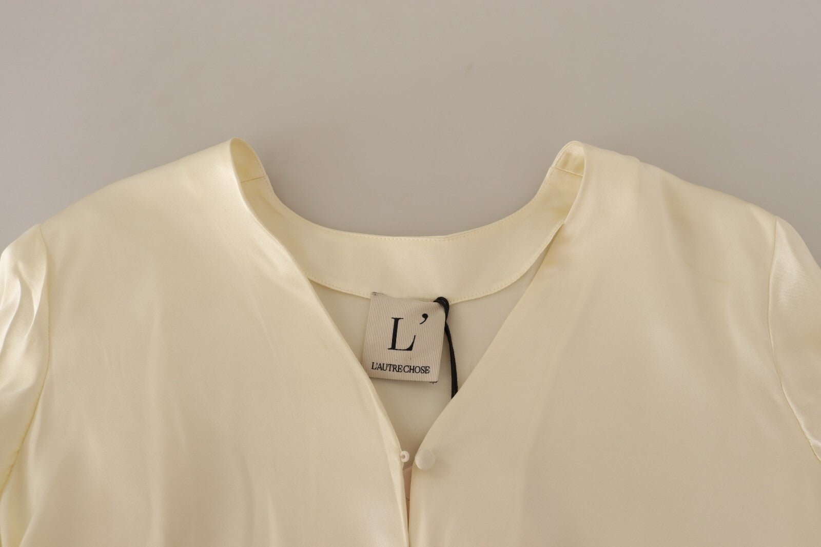 L'Autre Chose Blouse Off White Silk Short Sleeves V-neck Top - RIMODA