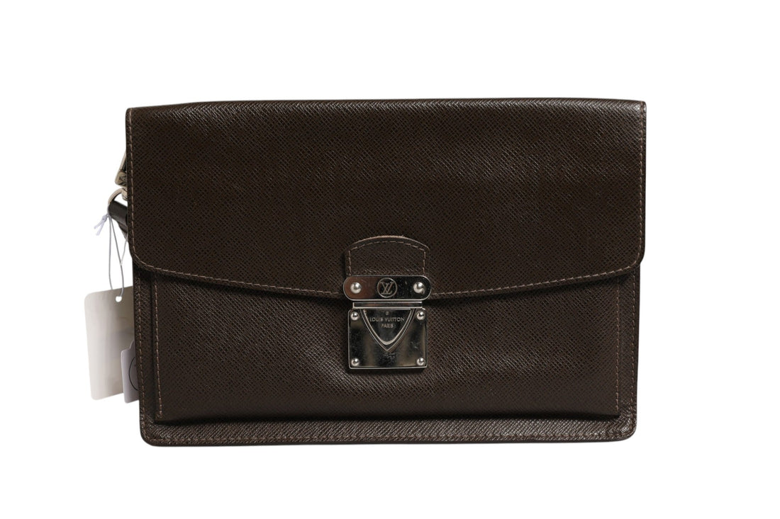 Louis Vuitton Belaia Clutch Taiga Leather - RIMODA