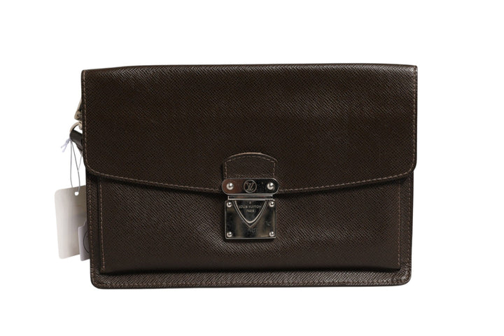 Louis Vuitton Belaia Clutch Taiga Leather - RIMODA