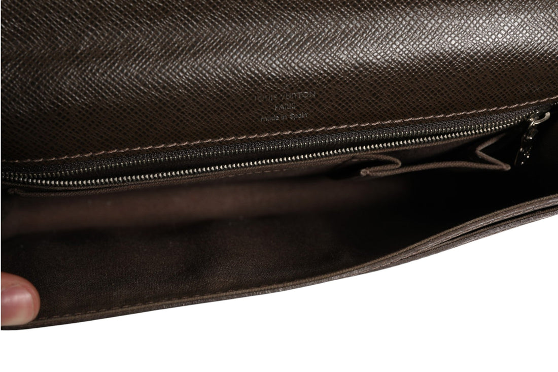 Louis Vuitton Belaia Clutch Taiga Leather - RIMODA