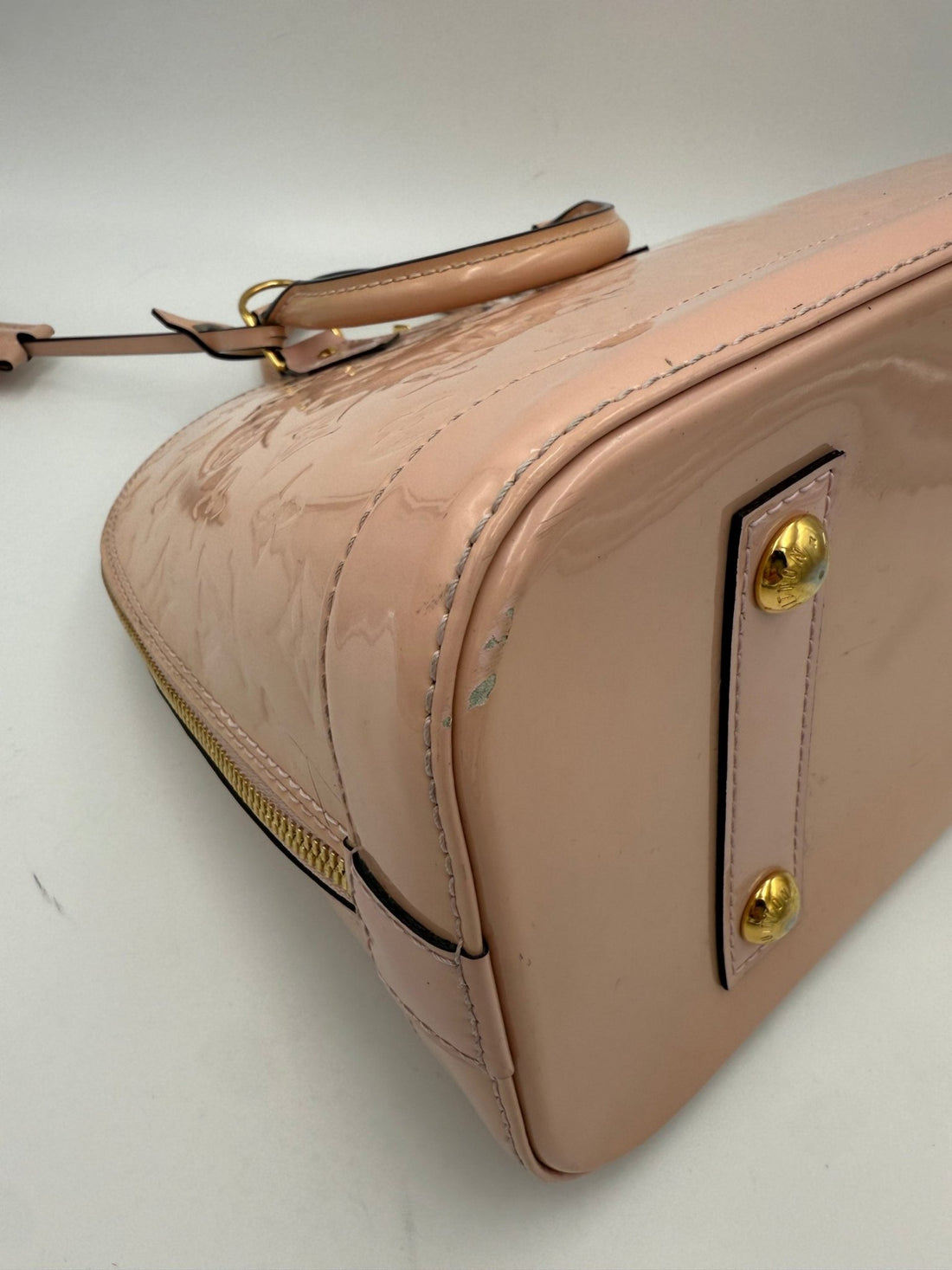 Louis Vuitton LOUIS VUITTON Alma MM Pink Patent Monogram Handbag - RIMODA