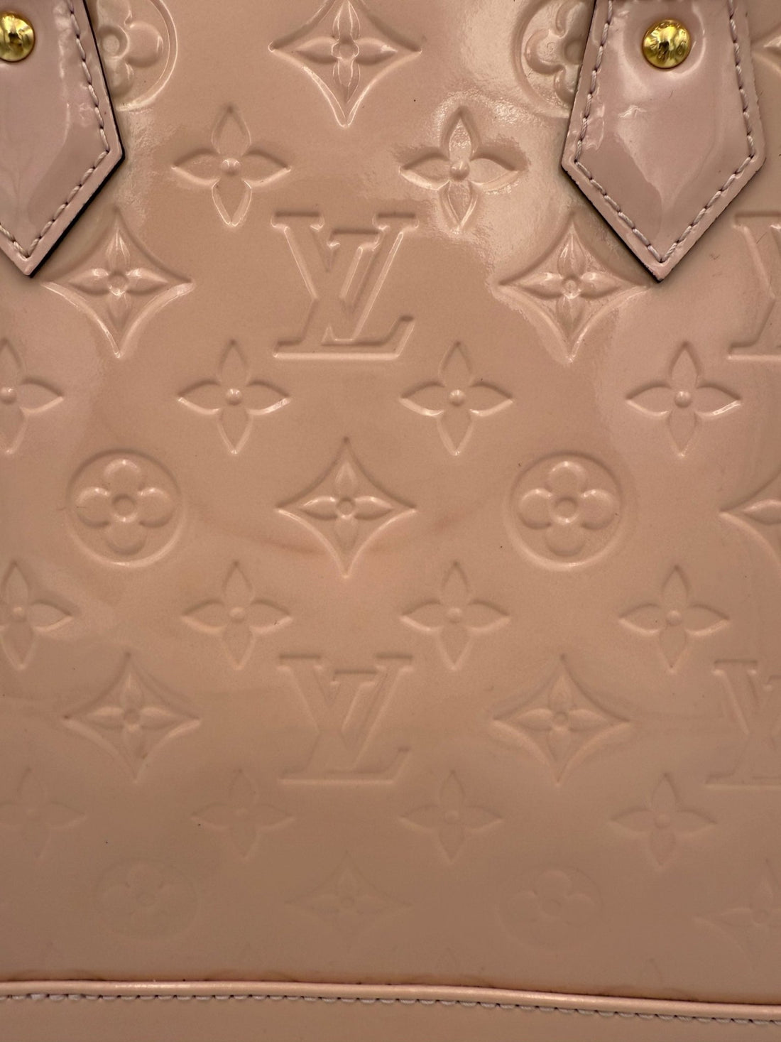 Louis Vuitton LOUIS VUITTON Alma MM Pink Patent Monogram Handbag - RIMODA