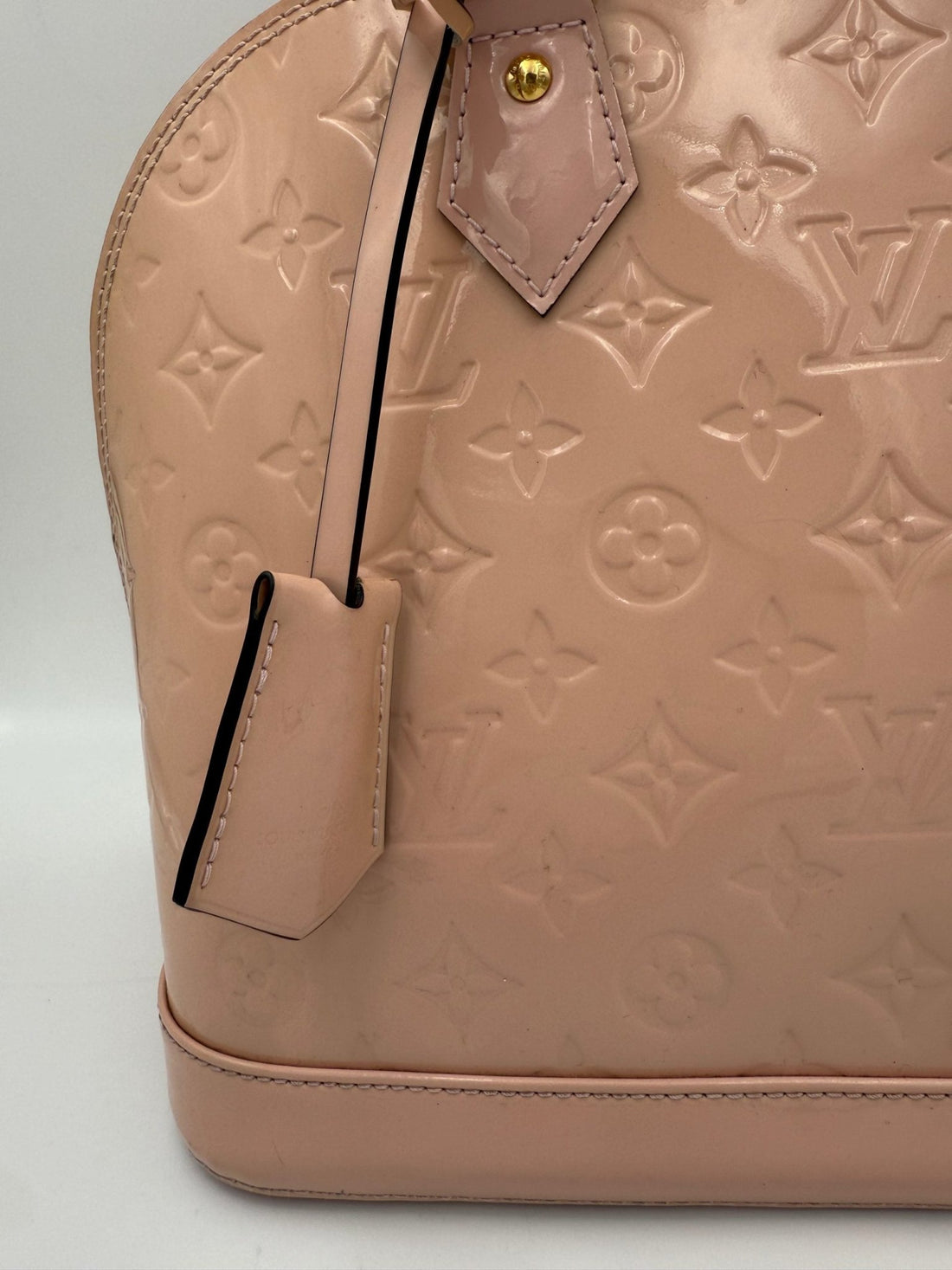 Louis Vuitton LOUIS VUITTON Alma MM Pink Patent Monogram Handbag - RIMODA