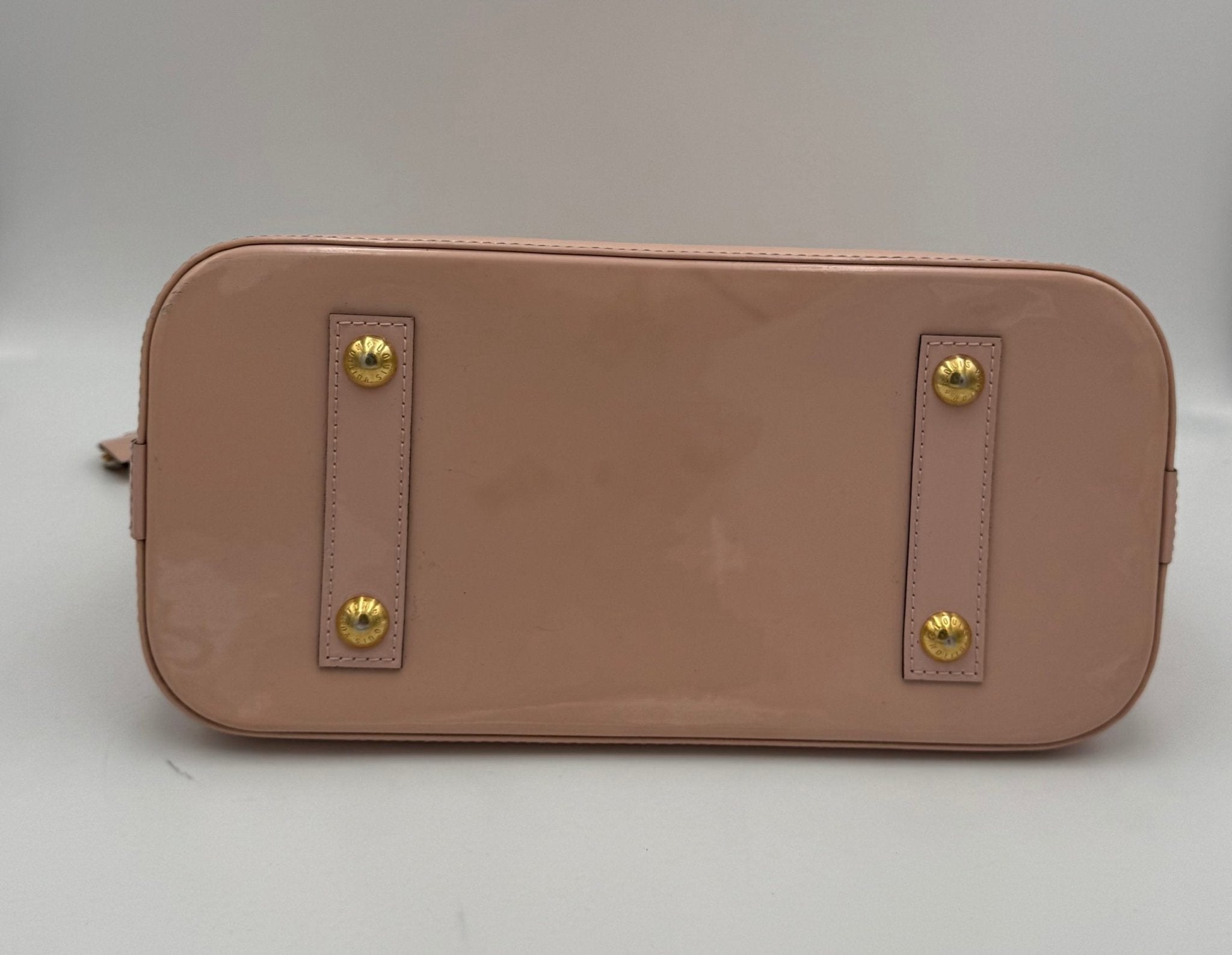 Louis Vuitton LOUIS VUITTON Alma MM Pink Patent Monogram Handbag - RIMODA