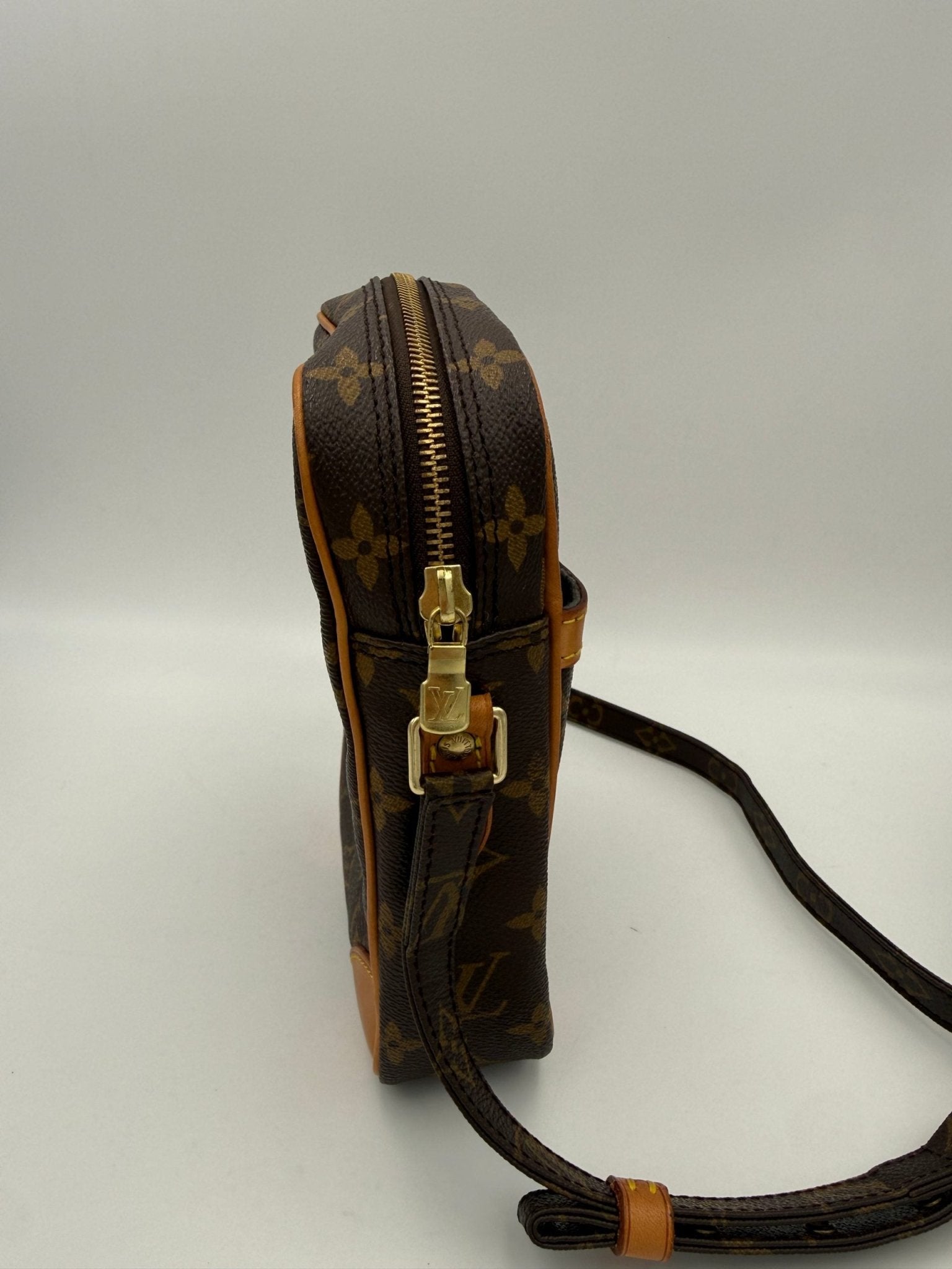 Louis Vuitton LOUIS VUITTON DANUBE Monogram Handbag - RIMODA