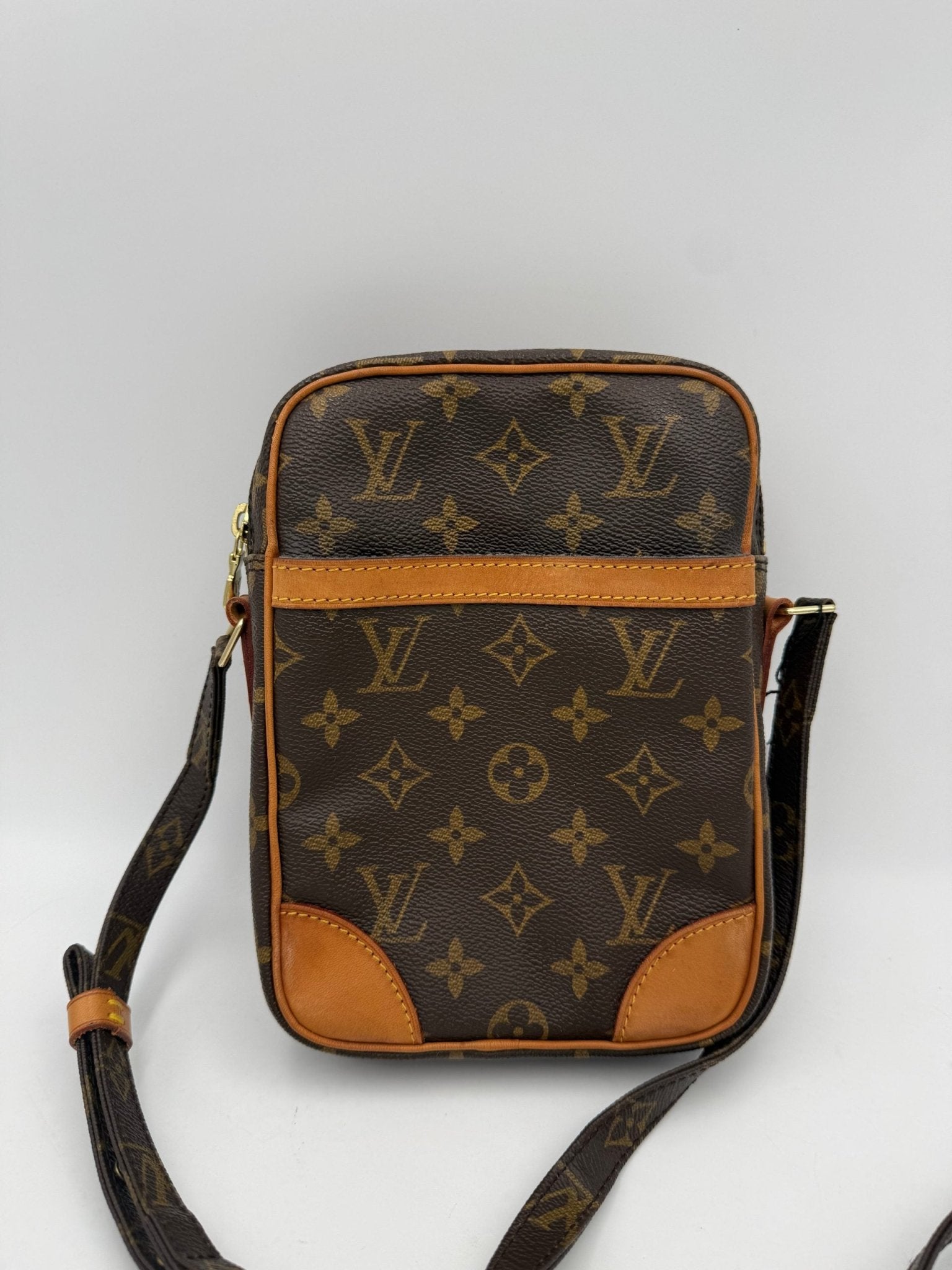 Louis Vuitton LOUIS VUITTON DANUBE Monogram Handbag - RIMODA