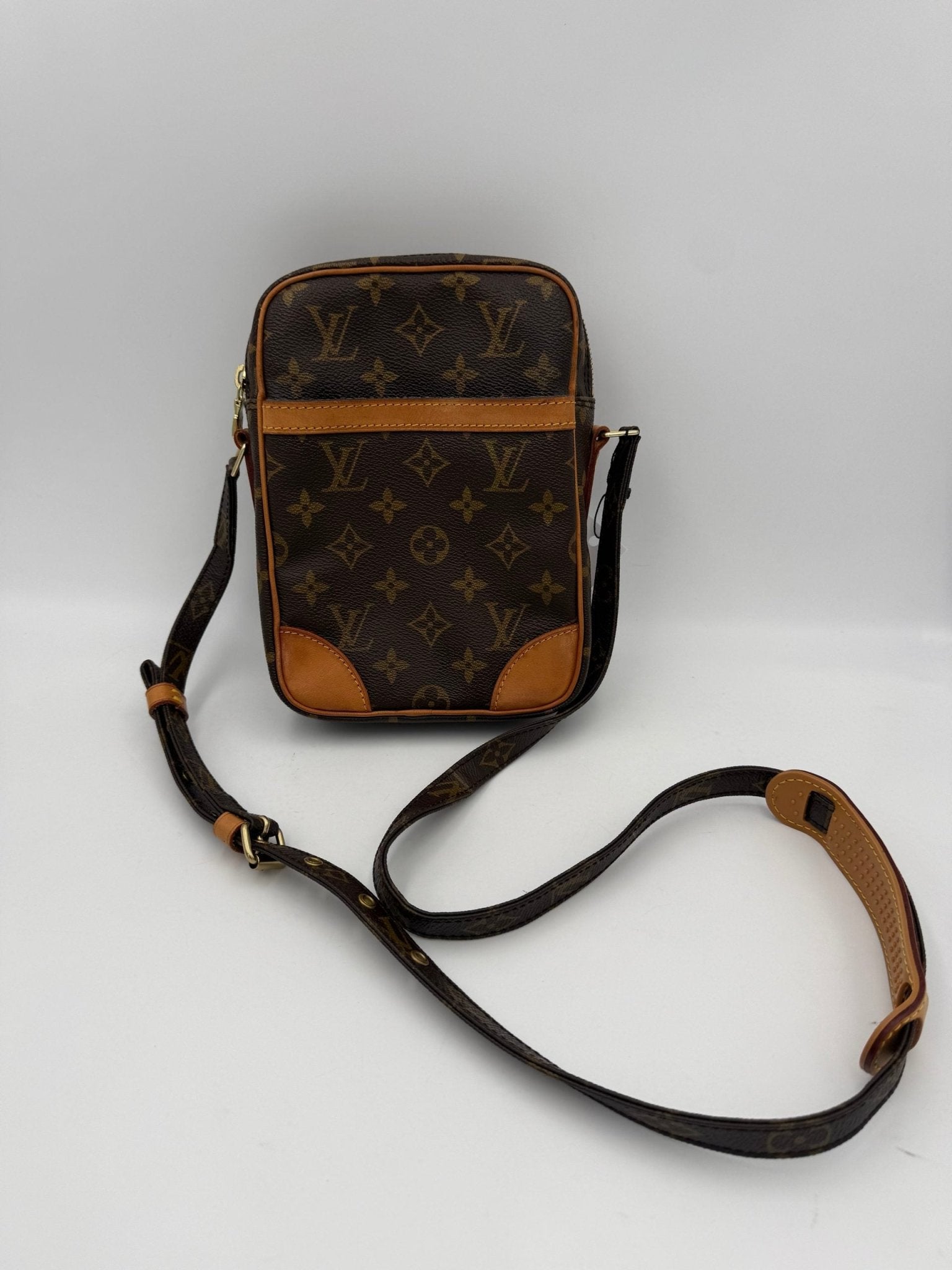 Louis Vuitton LOUIS VUITTON DANUBE Monogram Handbag - RIMODA