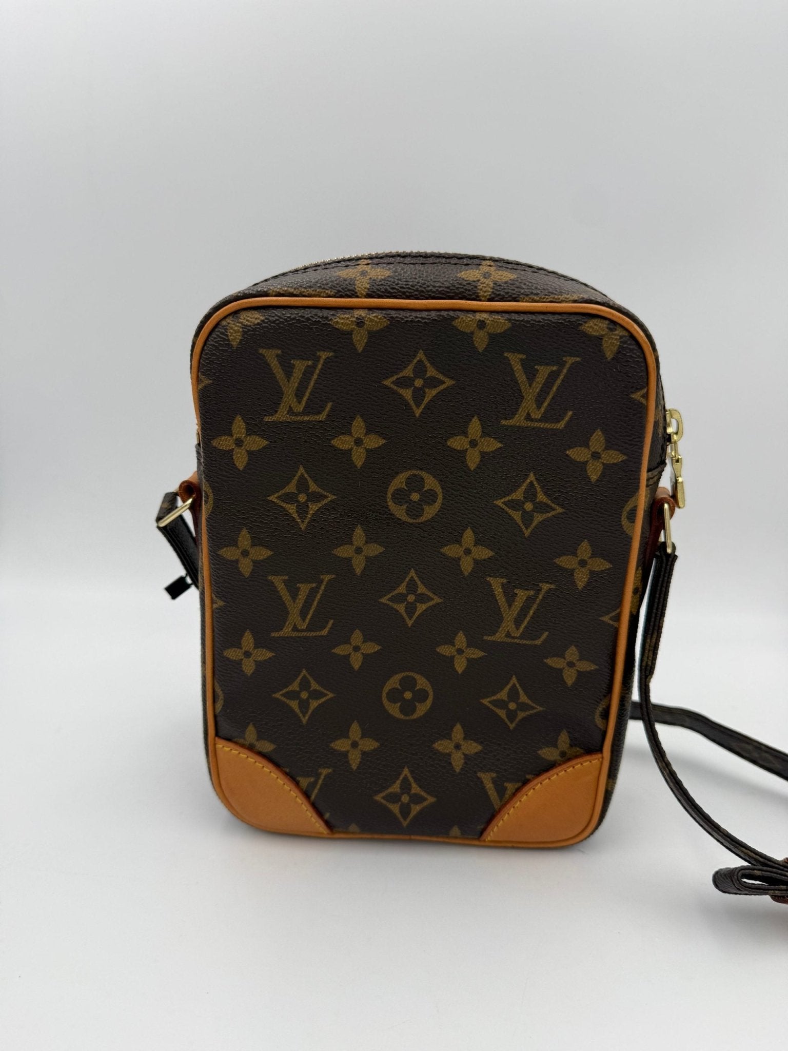 Louis Vuitton LOUIS VUITTON DANUBE Monogram Handbag - RIMODA