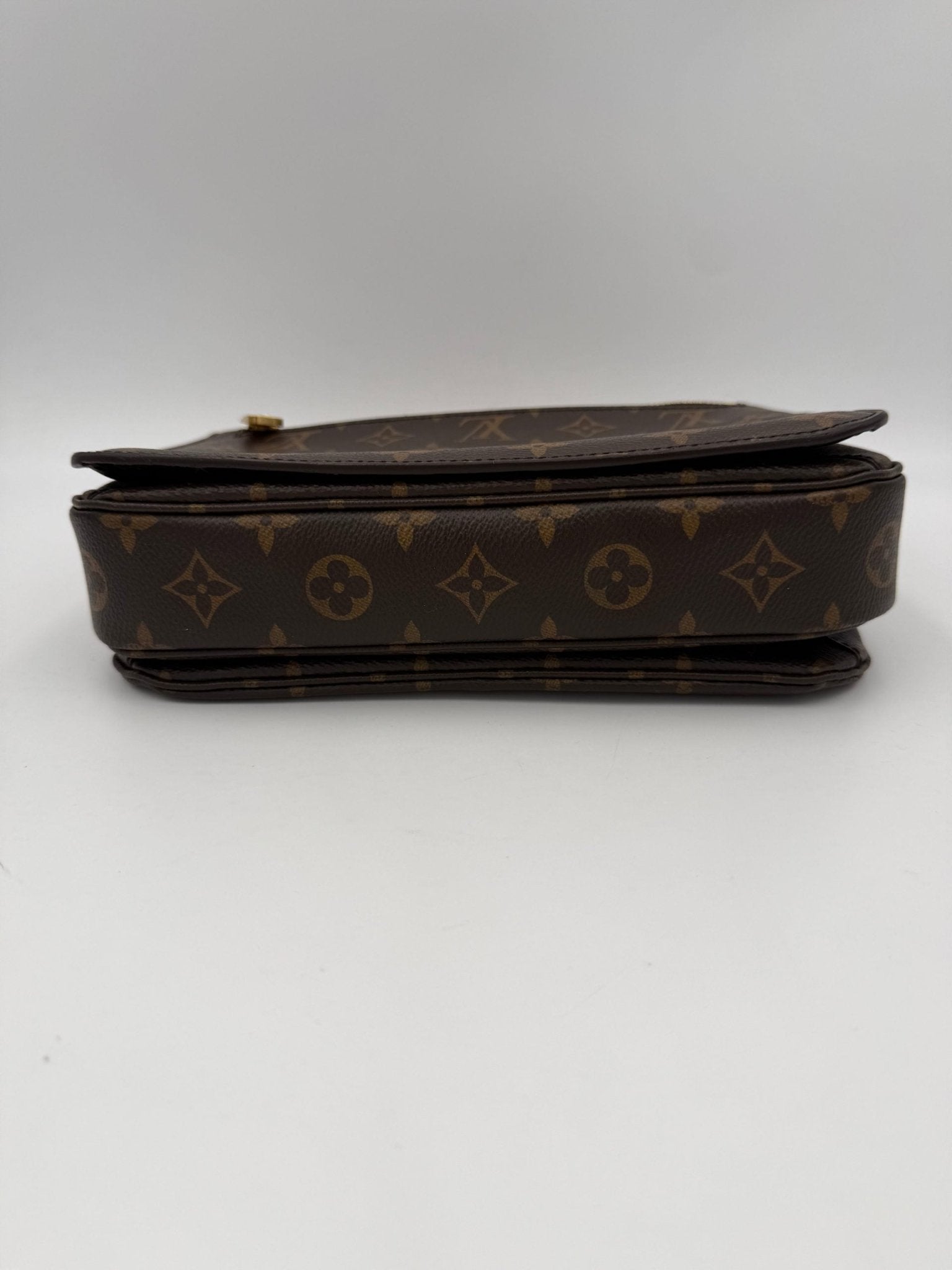 Louis Vuitton LOUIS VUITTON METIS Monogram Handbag - RIMODA