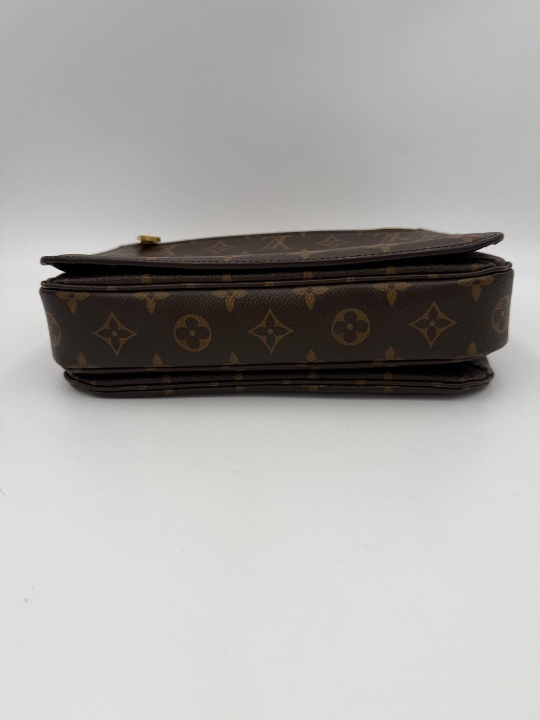 Louis Vuitton LOUIS VUITTON METIS Monogram Handbag - RIMODA