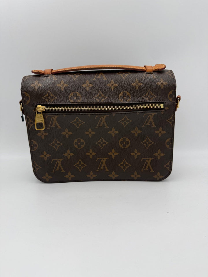 Louis Vuitton LOUIS VUITTON METIS Monogram Handbag - RIMODA
