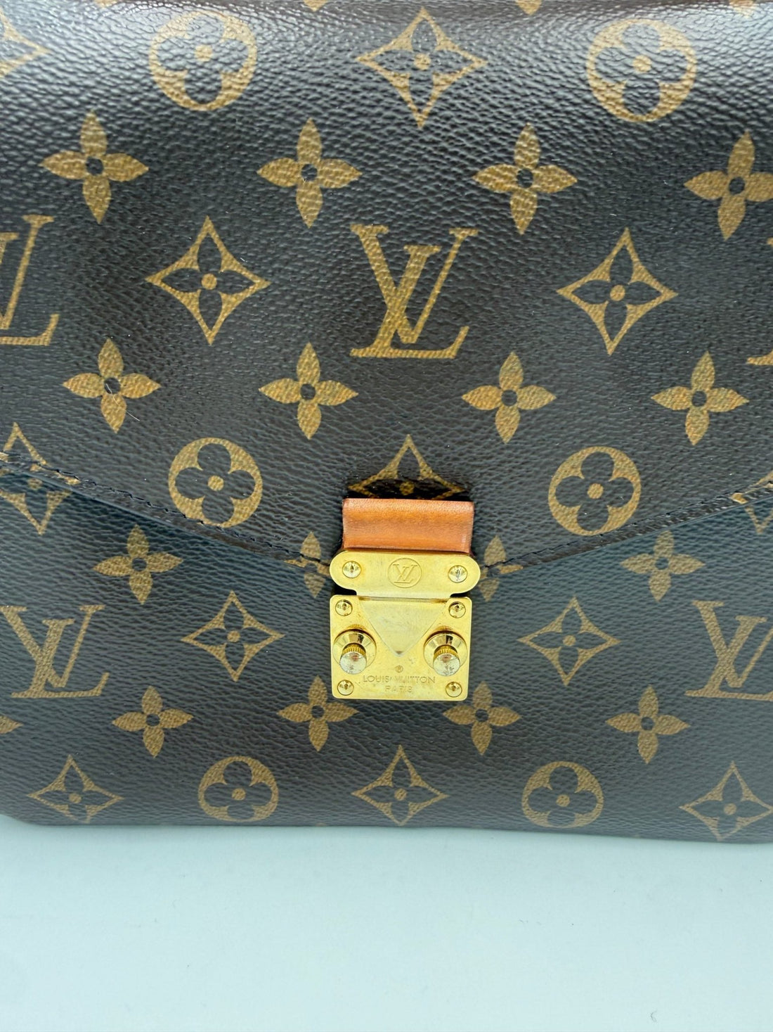 Louis Vuitton LOUIS VUITTON METIS Monogram Handbag - RIMODA