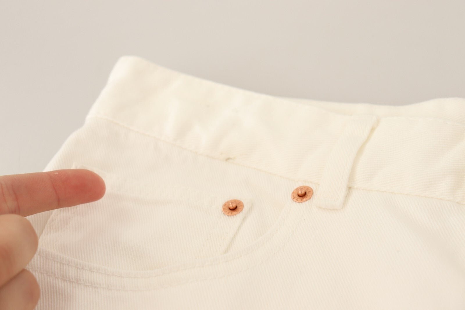 Maison Margiela White Mid Waist Knee Length Bermuda Shorts - RIMODA