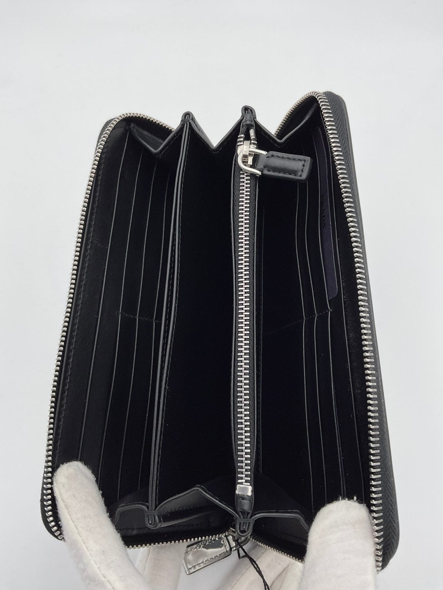 Prada PRADA Mirror with Zip Wallet - RIMODA