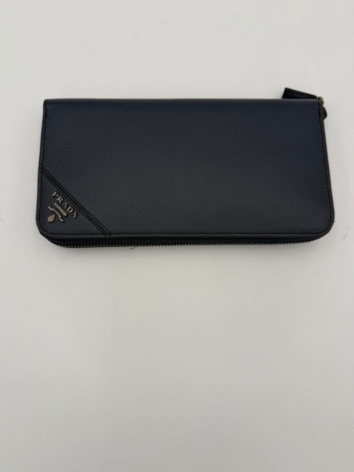 Prada PRADA Zip in Blue Saffiano Wallet - RIMODA