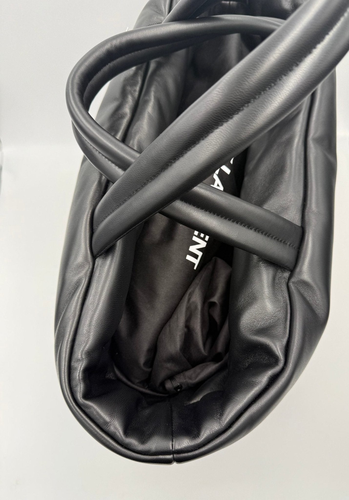 Saint Laurent SAINT LAURENT Shopping Bag Large in Lambskin - RIMODA