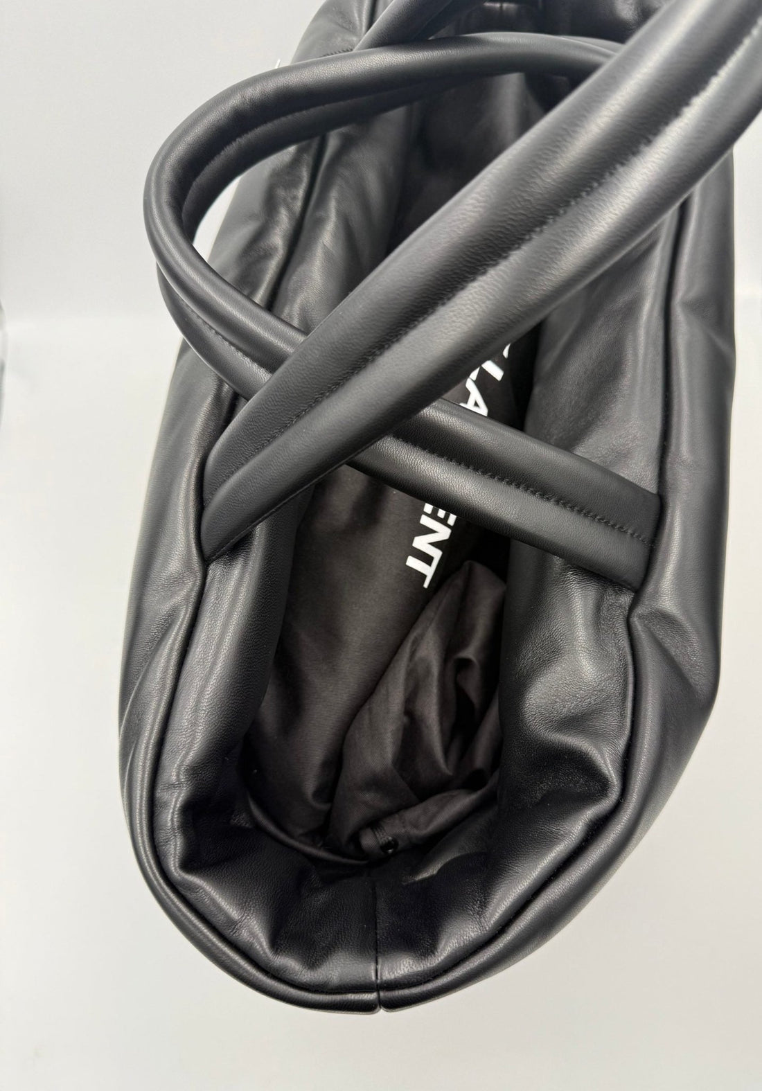 Saint Laurent SAINT LAURENT Shopping Bag Large in Lambskin - RIMODA