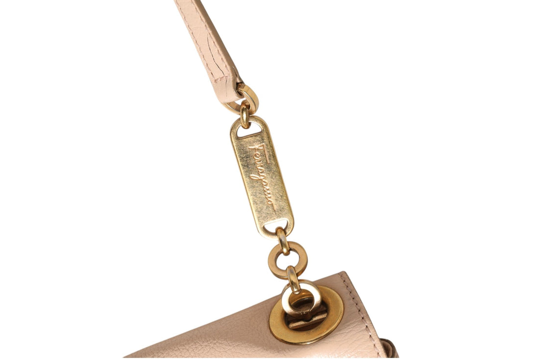 Salvatore Ferragamo Gancini Shoulder Bag - RIMODA