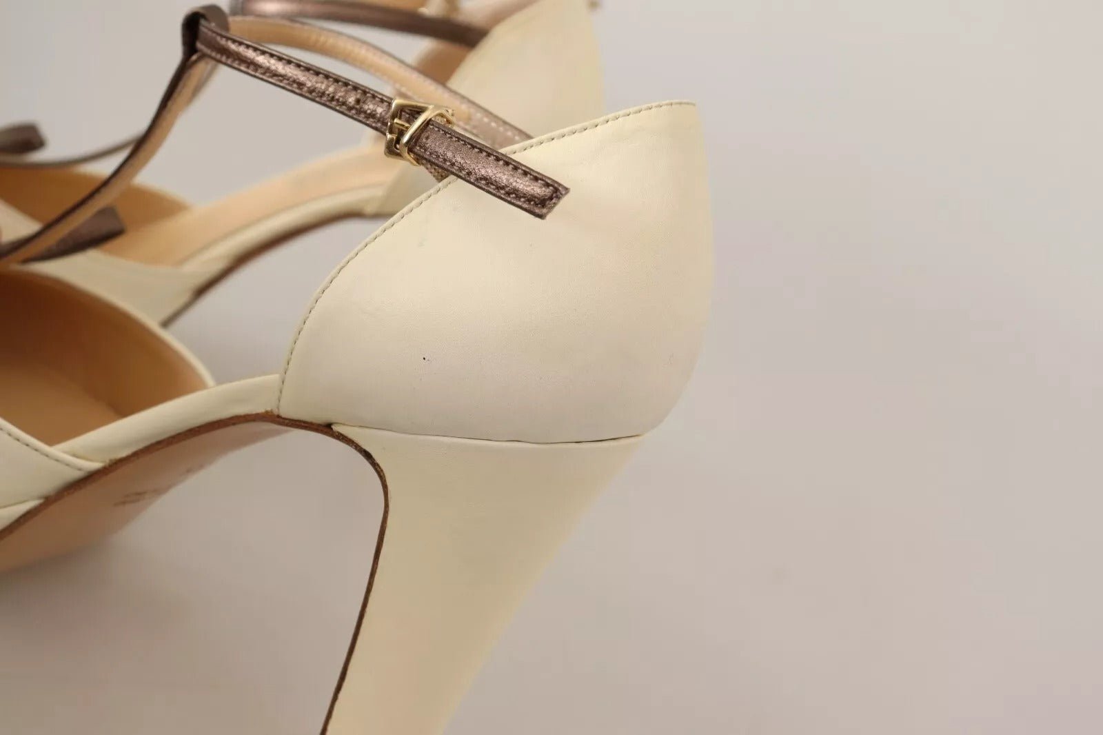 SERGIO LEVANTESI Off White Leather T-Strap Heels Sandals Shoes - RIMODA