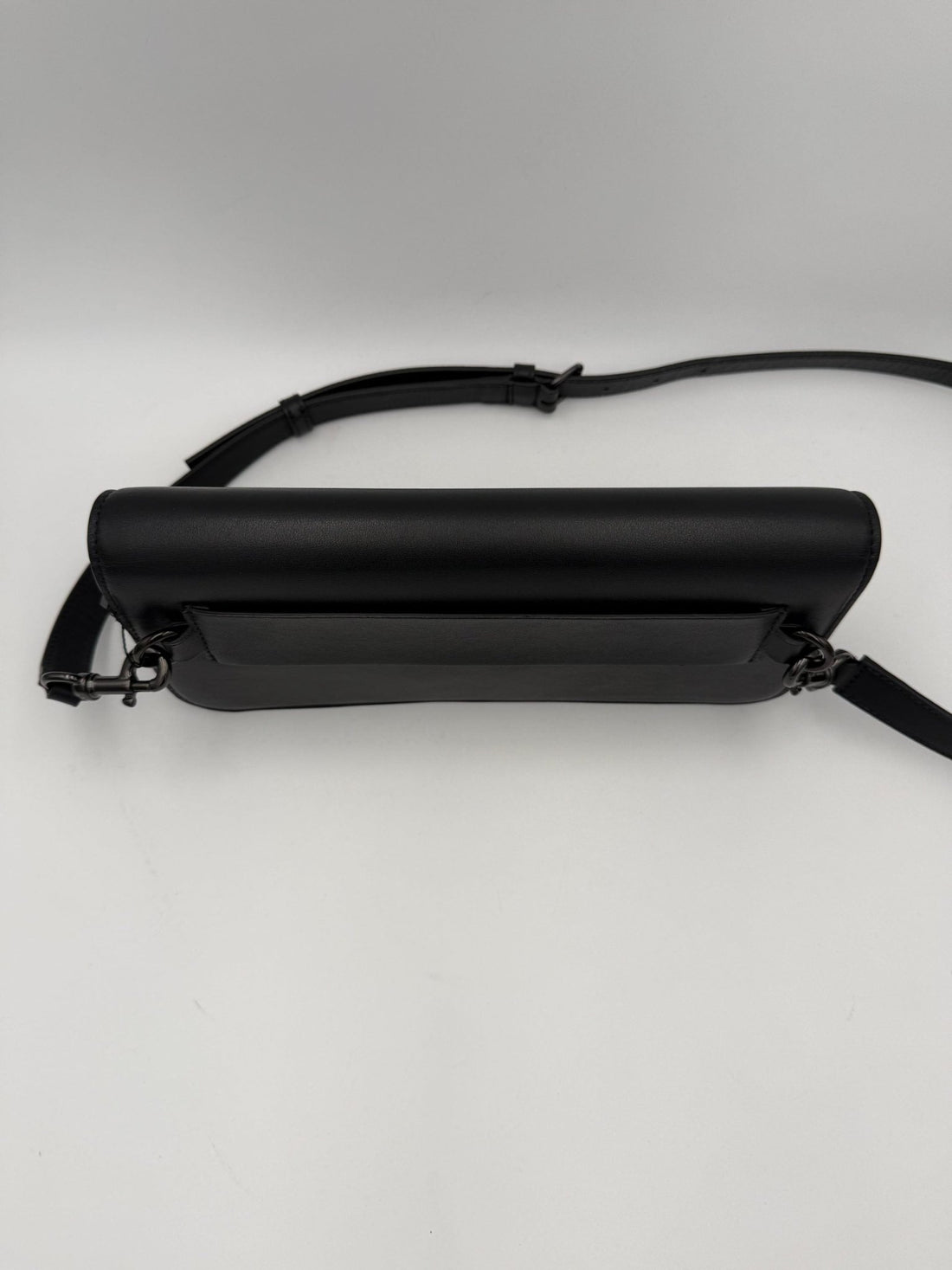 Valentino Garavani VALENTINO GARAVANI VLOGO Black Handbag - RIMODA