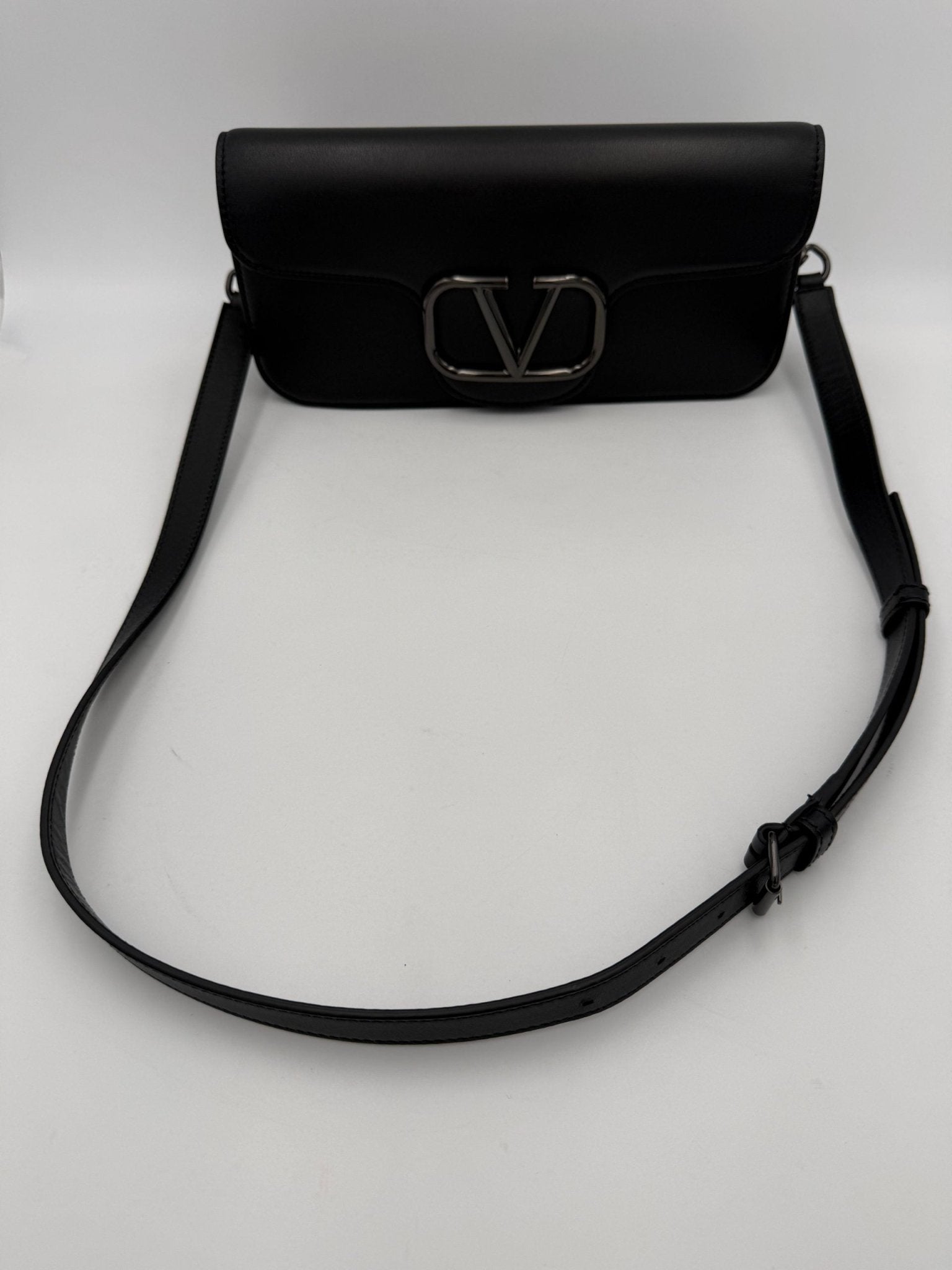 Valentino Garavani VALENTINO GARAVANI VLOGO Black Handbag - RIMODA
