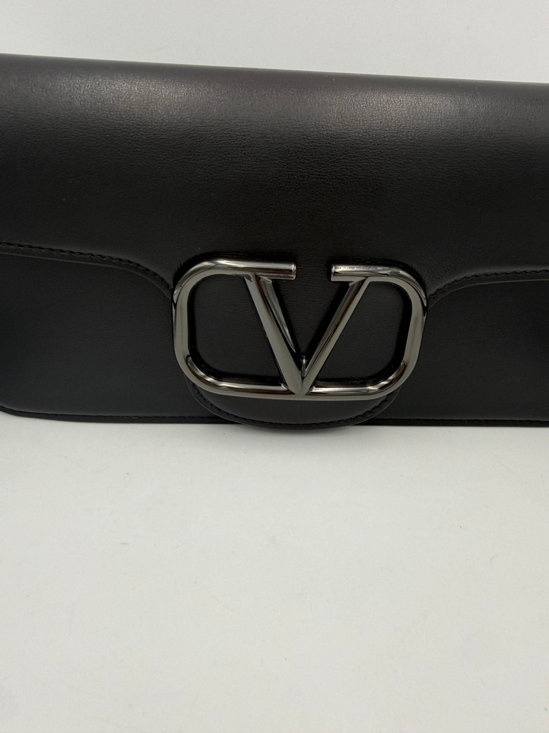 Valentino Garavani VALENTINO GARAVANI VLOGO Black Handbag - RIMODA