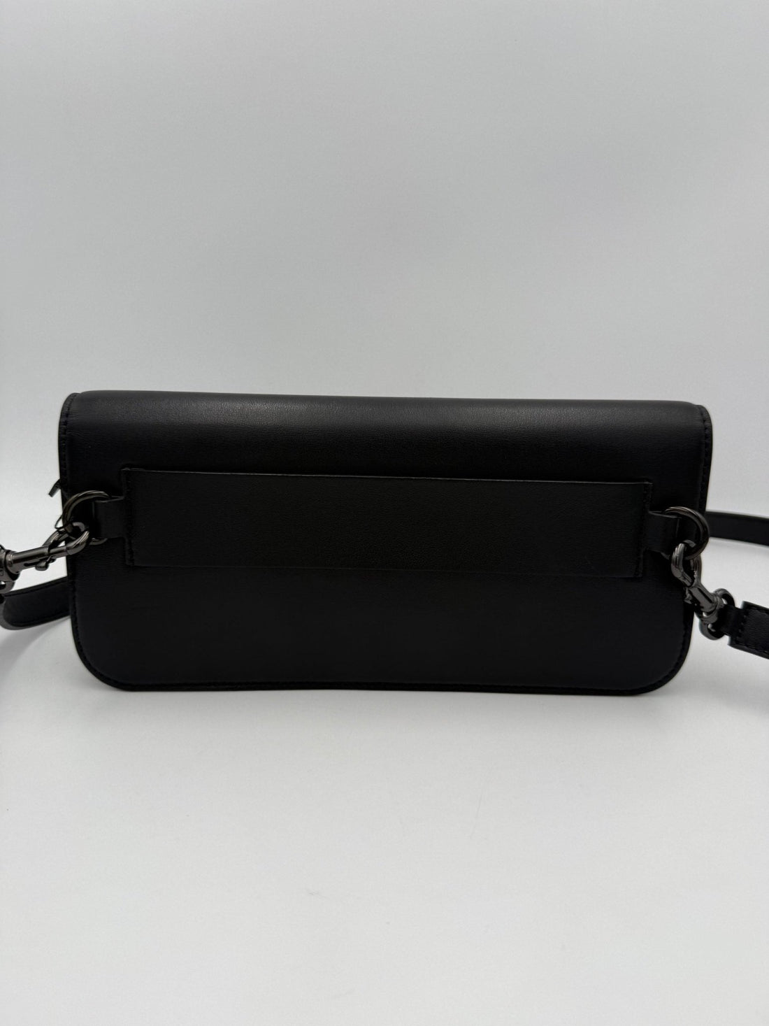 Valentino Garavani VALENTINO GARAVANI VLOGO Black Handbag - RIMODA