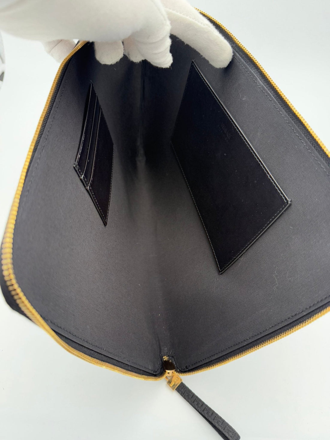 Versace VERSACE LA MEDUSA Signature Leather Clutch - RIMODA